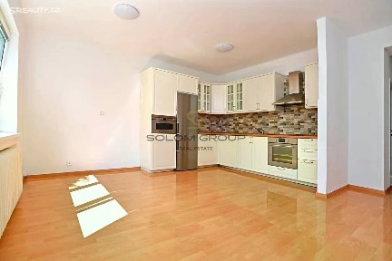 Pronájem rodinného domu 220 m², pozemek 1302 m² K Libuši, Praha - Kunratice