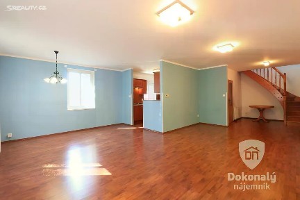 Pronájem rodinného domu 140 m², pozemek 335 m² V padolině, Praha - Dolní Počernice