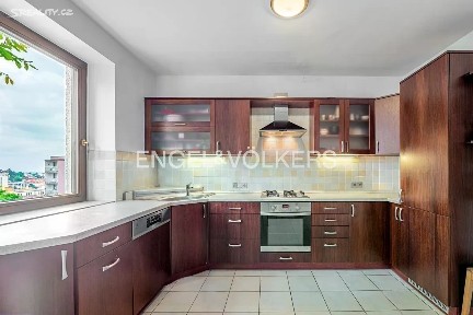 Pronájem rodinného domu 225 m², pozemek 500 m² Hošťálkova, Praha - Břevnov