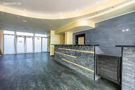 Prodej obchodního prostoru 202 m² Nákupní, Jesenice