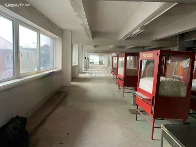 Pronájem skladového prostoru 7000 m² Tovární, Králův Dvůr