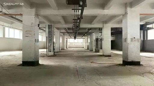 Pronájem skladového prostoru 1000 m² Tovární, Králův Dvůr