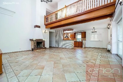 Pronájem rodinného domu 250 m², pozemek 830 m² Draženovská, Praha - Řeporyje