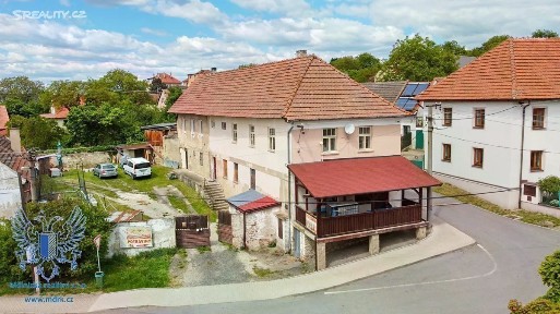 Prodej komerční nemovitosti 410 m² Střemy