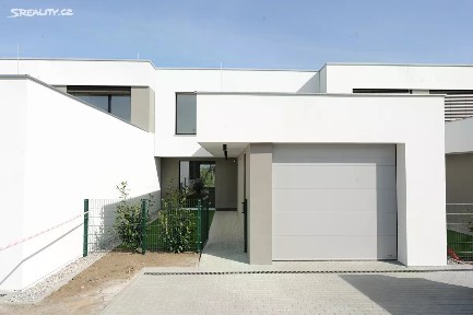 Pronájem rodinného domu 180 m², pozemek 364 m² U Golfu, Praha - Horní Měcholupy