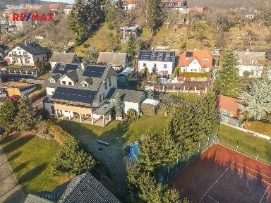 Prodej ubytovacího zařízení 420 m² Pod Hůrkou, Černolice