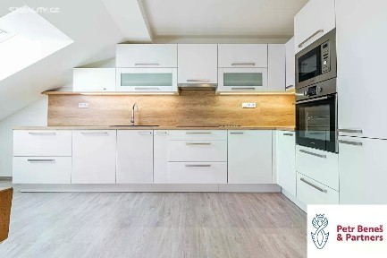 Pronájem bytu 3+kk 87 m² Husovo náměstí, Rakovník - Rakovník I