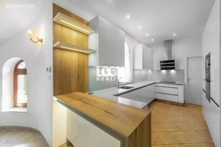 Pronájem vily 243 m², pozemek 243 m² Nebušická, Praha - Nebušice