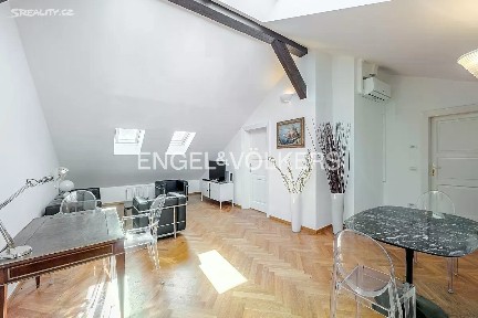 Pronájem bytu 2+1 61 m² Benediktská, Praha - Staré Město