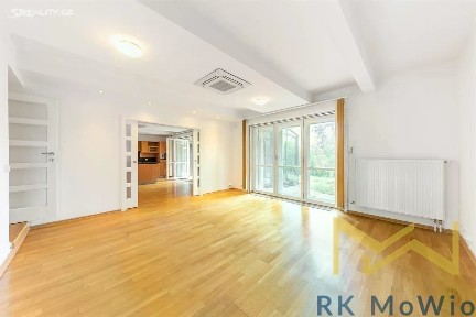 Pronájem bytu 2+1 101 m² Komornická, Praha - Dejvice