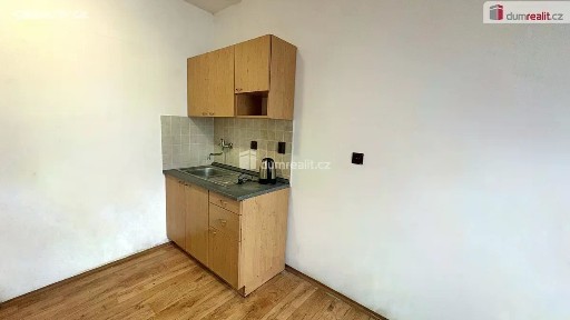 Pronájem bytu 1+kk 18 m² Suchdol