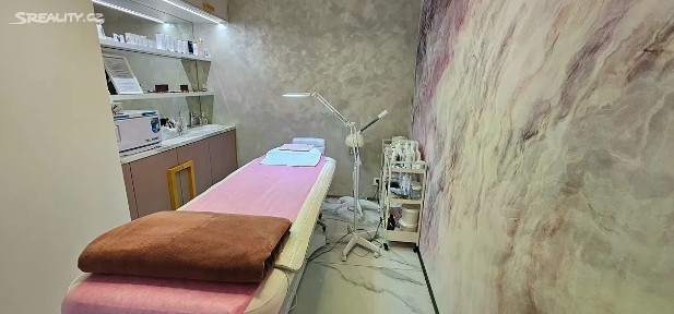 Prodej obchodního prostoru 73 m² Pivovarská, Vysoký Újezd