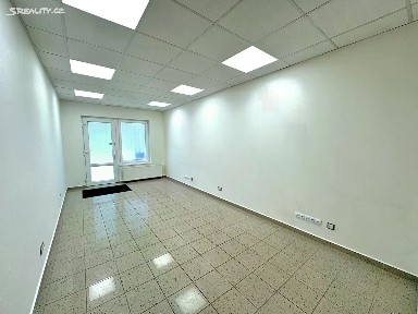 Prodej obchodního prostoru 100 m² U Hostína, Úvaly