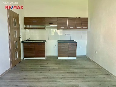 Pronájem bytu 2+kk 35 m² náměstí Míru, Zruč nad Sázavou