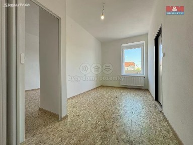 Pronájem bytu 3+1 85 m² Petra Bezruče, Pečky