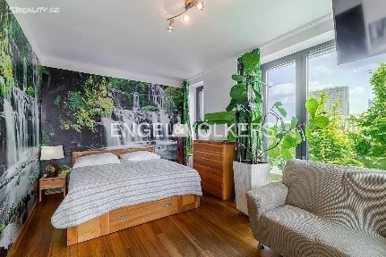 Pronájem bytu 1+kk 45 m² K Sídlišti, Praha - Nusle