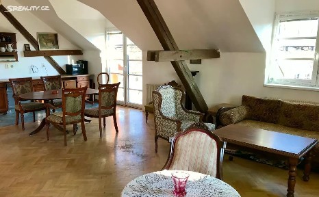 Holubice, Praha-západ, Za Dvorem