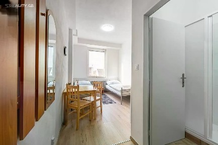 Pronájem bytu pokoje 20 m² Masarykovo náměstí, Týnec nad Labem