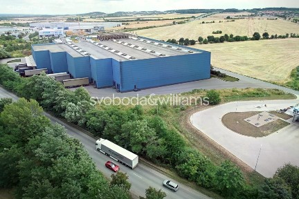 Pronájem skladového prostoru 7600 m² Kozomín