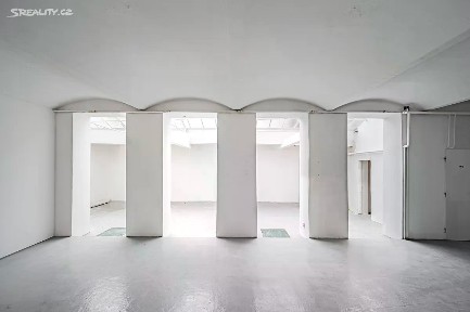 Prodej skladového prostoru 678 m² Holečkova, Praha - Smíchov