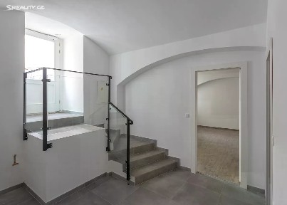 Prodej obchodního prostoru 42 m² Rubešova, Praha - Vinohrady