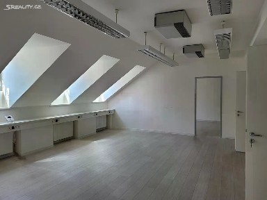 Pronájem kanceláře 129 m² Klicperova, Praha - Smíchov