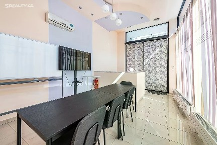 Prodej obchodního prostoru 91 m² Kolejní, Praha - Dejvice