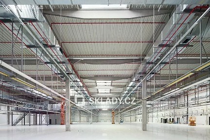 Pronájem skladového prostoru 4500 m² Zápy