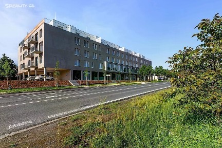 Prodej obchodního prostoru 100 m² Českobrodská, Praha - Hostavice
