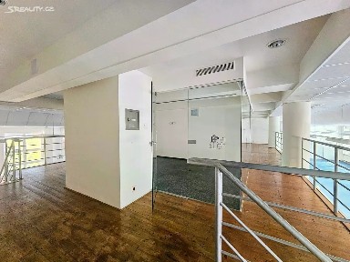 Pronájem kanceláře 985 m² Na okraji, Praha - Veleslavín