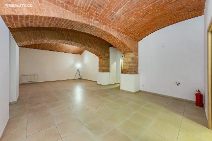 Prodej obchodního prostoru 139 m² Na Bojišti, Praha - Nové Město