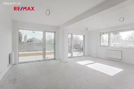 Prodej bytu 5+kk 321 m² Křižíkova, Čelákovice
