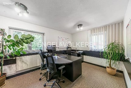 Pronájem kanceláře 821 m² Na hlavní, Praha - Březiněves