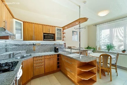 Prodej ubytovacího zařízení 299 m² Na výspě, Praha - Hodkovičky