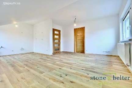 Prodej bytu 4+kk 95 m² Lipová, Pyšely
