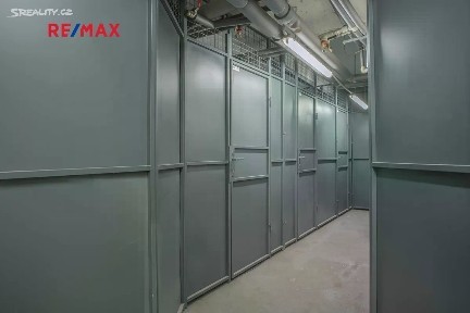 Prodej komerční nemovitosti 4 m² Peckova, Praha - Karlín