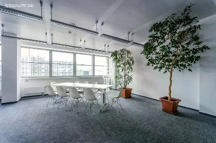 Pronájem kanceláře 1300 m² Ke Štvanici, Praha - Karlín