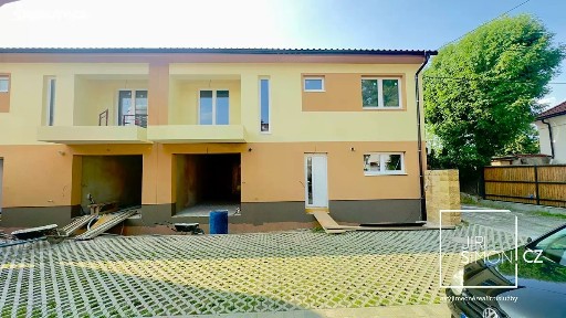 Prodej bytu 5+kk 200 m² Jenštejn