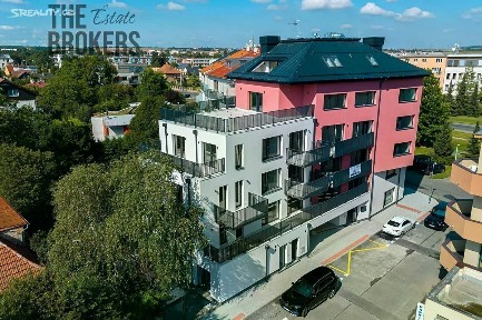 Prodej obchodního prostoru 41 m² U hotelu, Praha - Suchdol