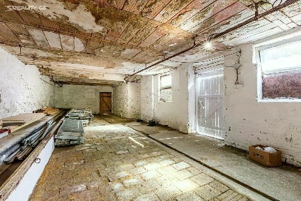 Pronájem skladového prostoru 75 m² Železná