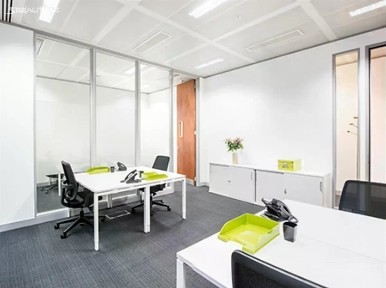 Prodej kanceláře 2000 m² Praha