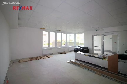 Prodej obchodního prostoru 101 m² Černodolská, Praha - Dolní Počernice