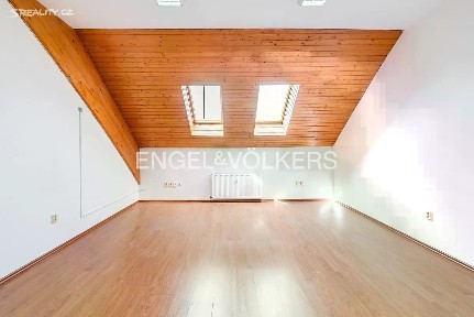 Pronájem kanceláře 29 m² Zahradní, Jeneč