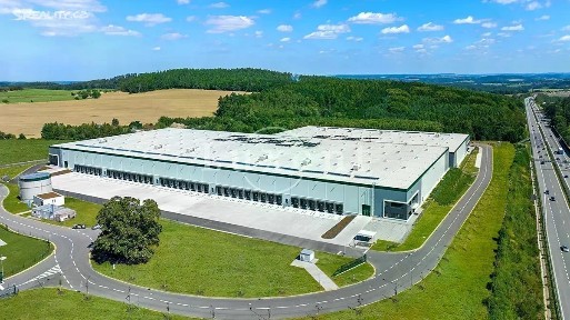 Pronájem skladového prostoru 12893 m² Ostředek