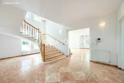Pronájem vily 610 m², pozemek 747 m² U Komárova, Průhonice