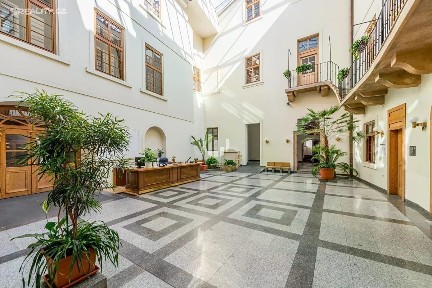 Pronájem kanceláře 168 m² Husova, Praha - Staré Město