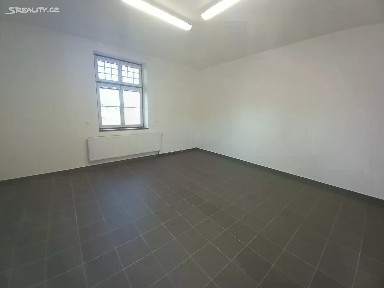 Pronájem obchodního prostoru 30 m² Nádražní, Velim