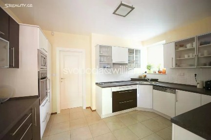 Pronájem rodinného domu 250 m², pozemek 659 m² Za Dvorem, Horoměřice