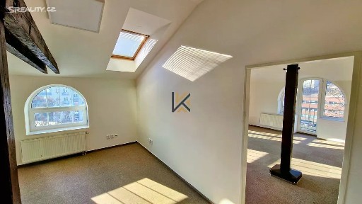 Pronájem kanceláře 51 m² Nádražní, Praha - Smíchov