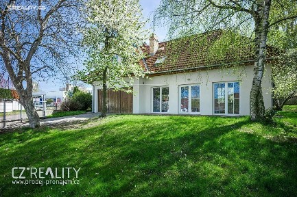 Prodej rodinného domu 308 m², pozemek 1202 m² Na Bambouzku, Praha - Lipence